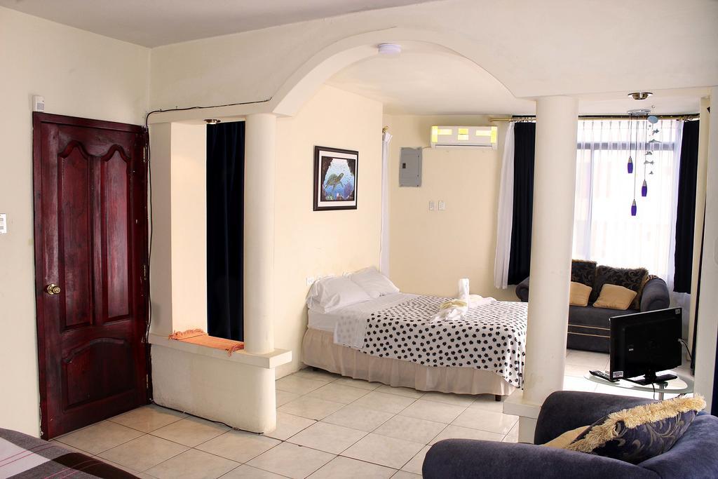 Planet House Ξενοδοχείο Puerto Ayora  Δωμάτιο φωτογραφία